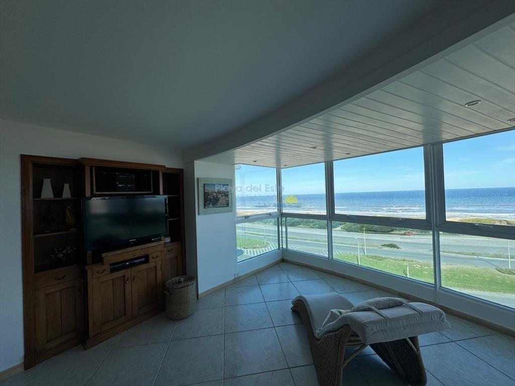 Apartamento en Venta de 3 dormitorios en Punta ,