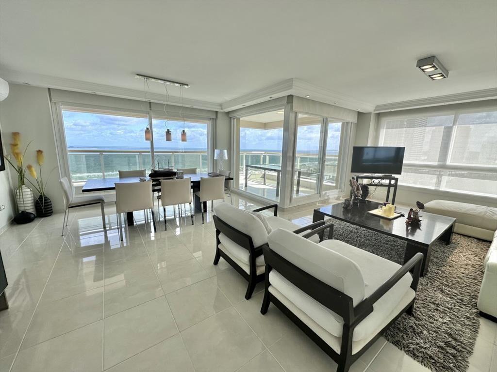 VENTA APARTAMENTO 3 DORMITORIOS EDIFICIO LE