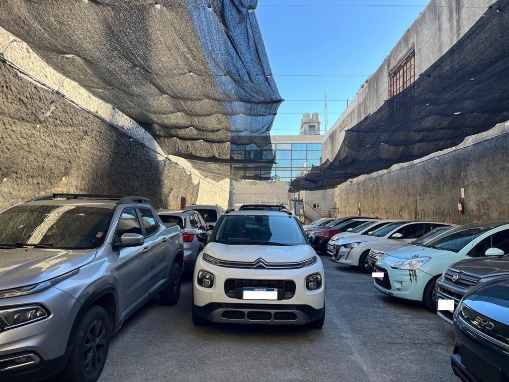 Terreno En Venta En Ciudad Vieja Parking 452m2 calle Bue...