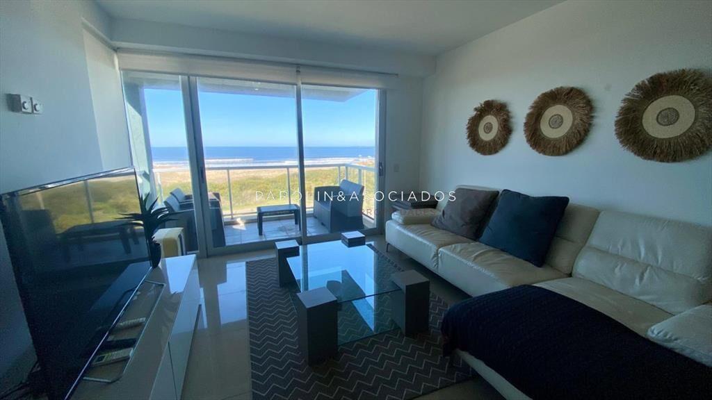 Apartamento de 3 dormitorios en venta en edificio Blue Mari
