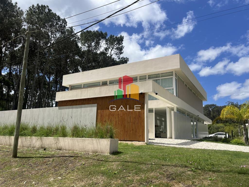 Casa en Venta 4 Dormitorios en Solanas Barrio del