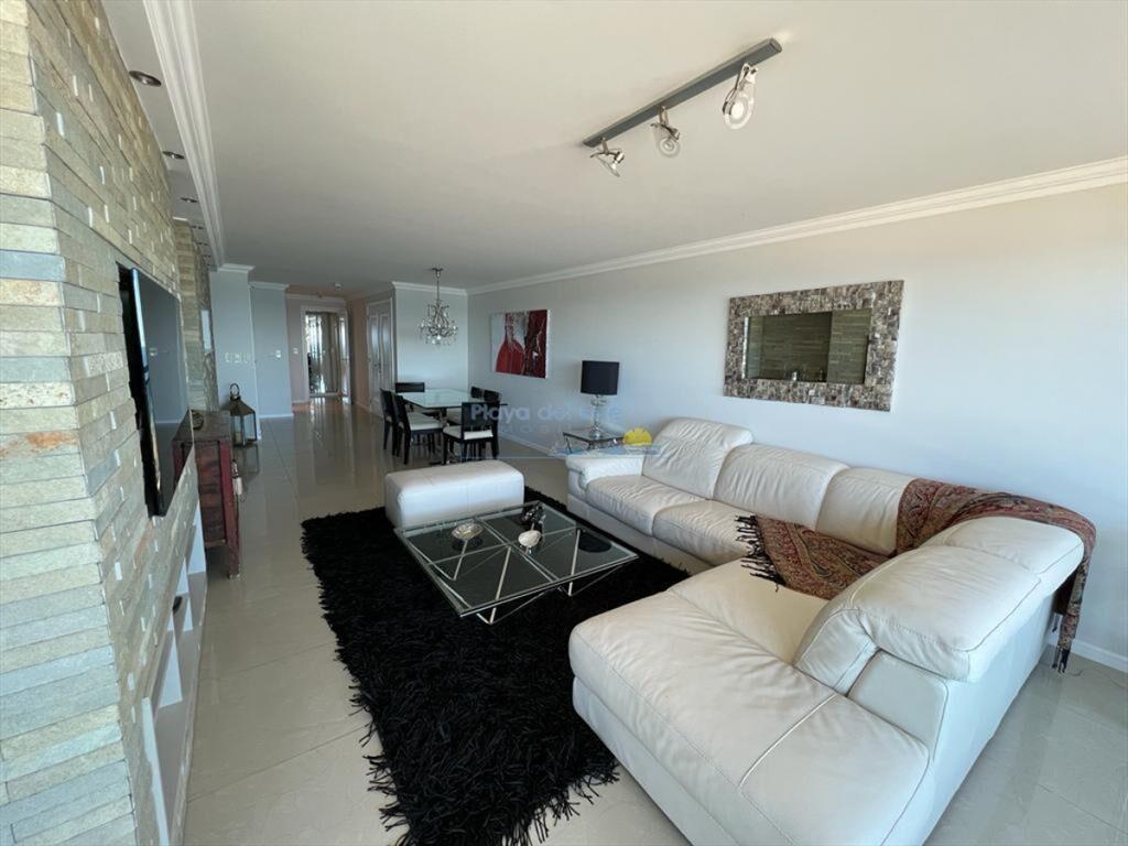 Apartamento de 3 dormitorios en Torre Imperiale ,
