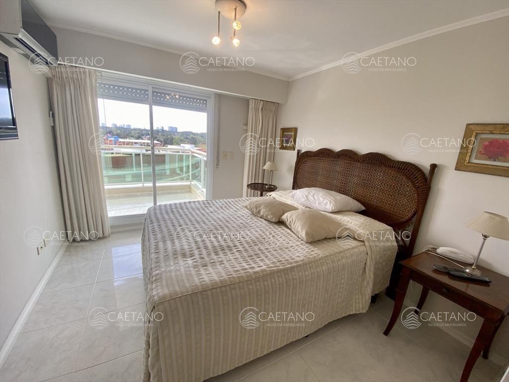 Apartamento 3 dormitorios en Alquiler playa mansa- Punta de