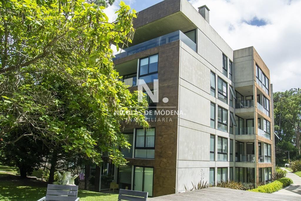Vende apartamento en Edificio Be House, unidad de