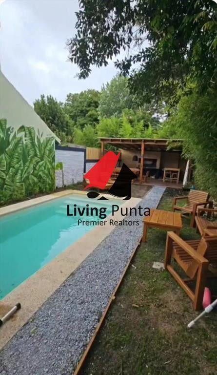 LA BONITA