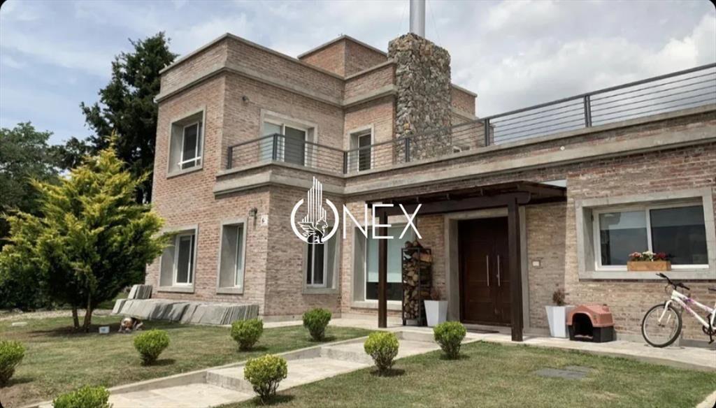 Oportunidad casa 5 dormitorios 4 baños piscina