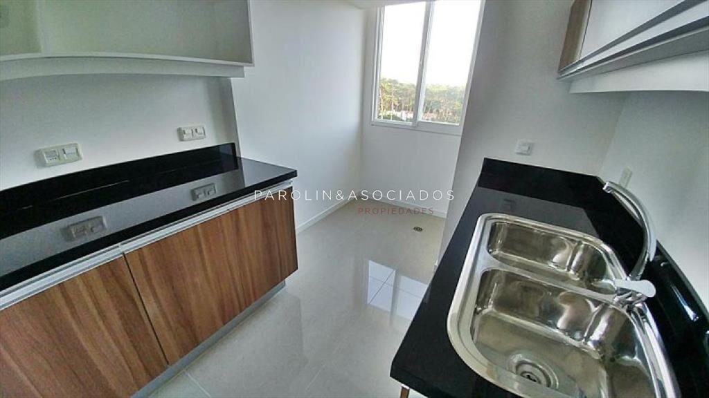Apartamento en venta de 1 dormitorio en Torre One, Punta de