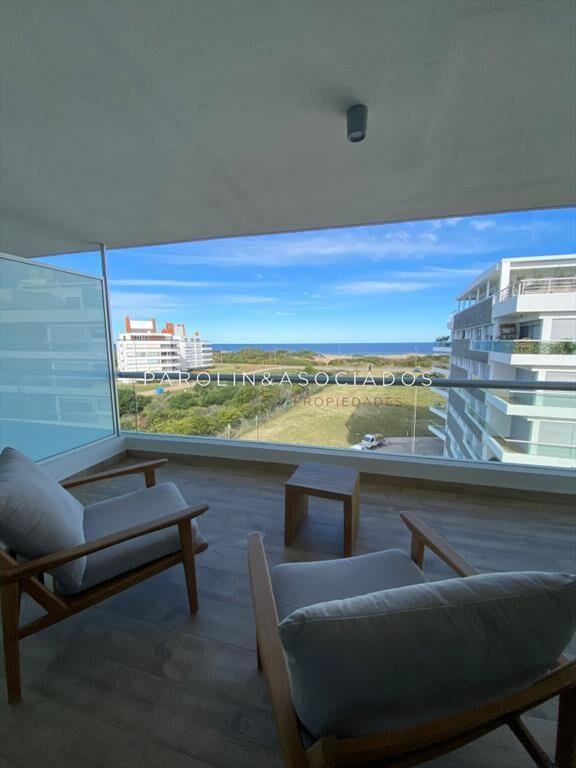 Apartamento en venta de 2 dormitorios en primera