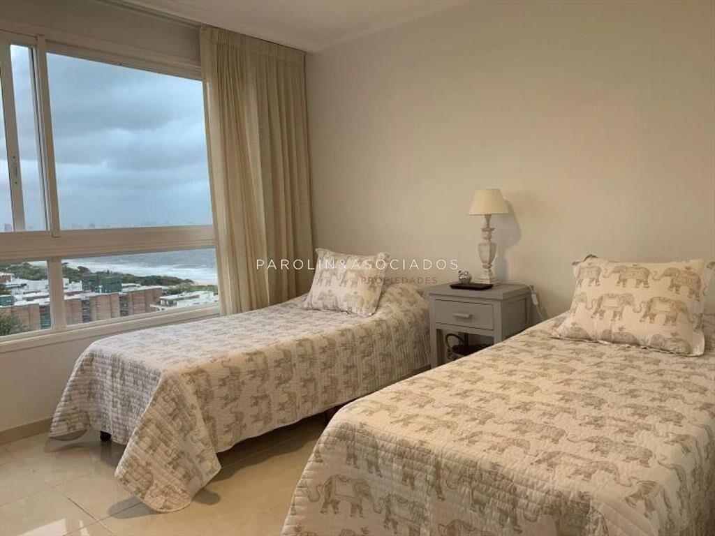 Apartamento en venta de 3 dormitorios en Le Punta