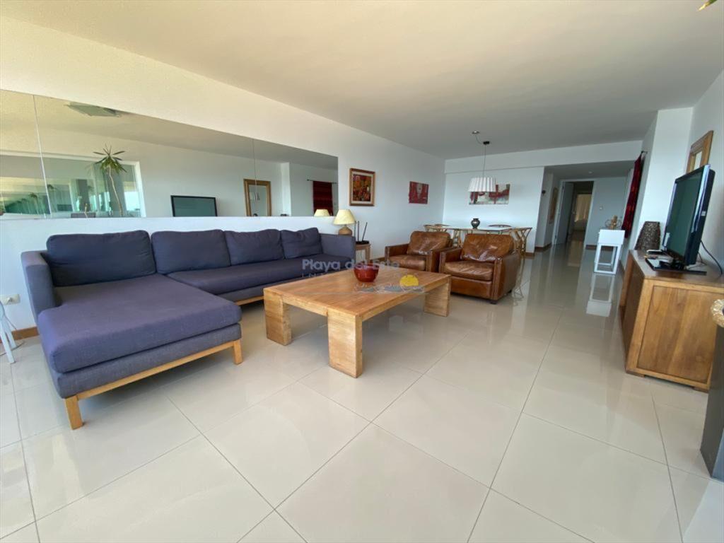 Apartamento en Venta de 3 dormitorios en Punta ,