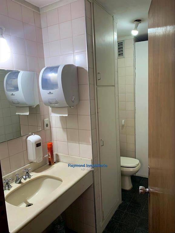 Venta local Categoría Premium en Brazo Oriental de 3450m2