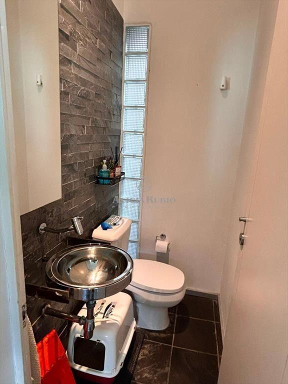 LUIS DE LA TORRE ESQ SARMIENTO. P.UNICO! 3-4 DORM + 4 BA...