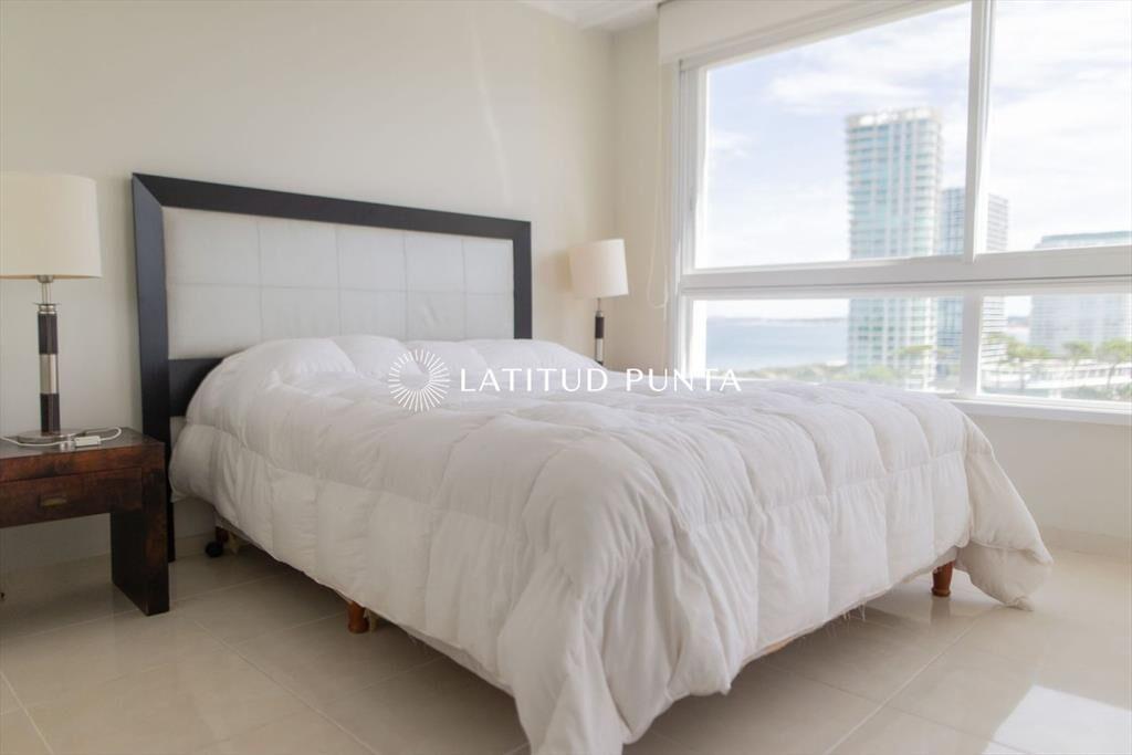 Apartamento esquinero en Le Jardin, 3 suites más