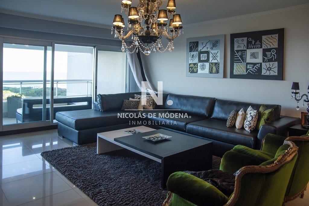 Departamento en venta frente al mar. Torre Lobos,