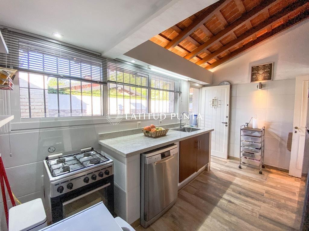 Mansa, casa con piscina climatizada