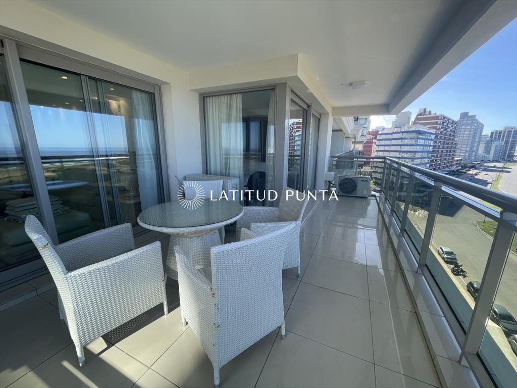 Apartamento en Imperiale, 3 suites más