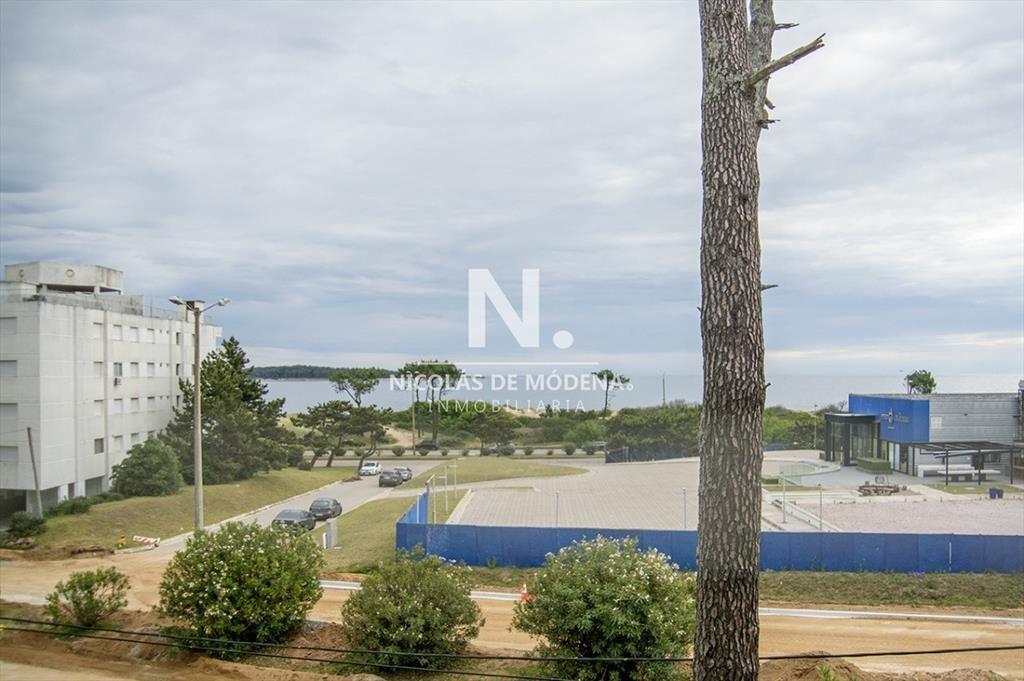 Departamento en venta en Playa Mansa a 100 mts 4