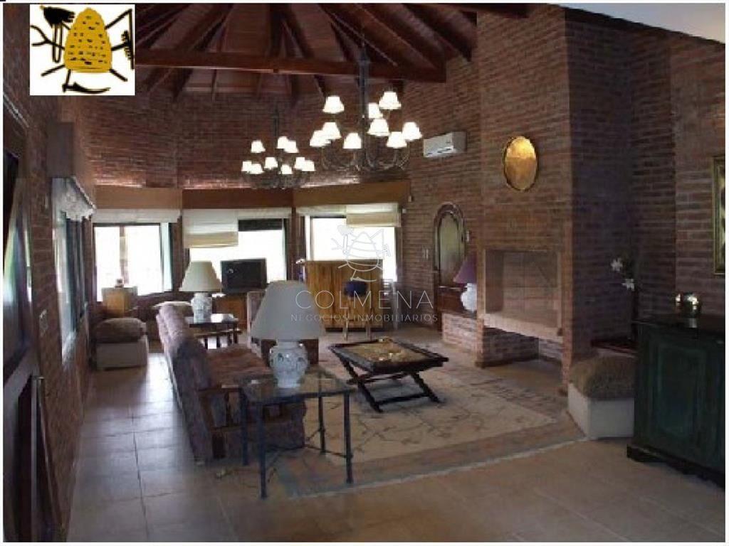 Hermosa casa en el corazón de playa Mansa
