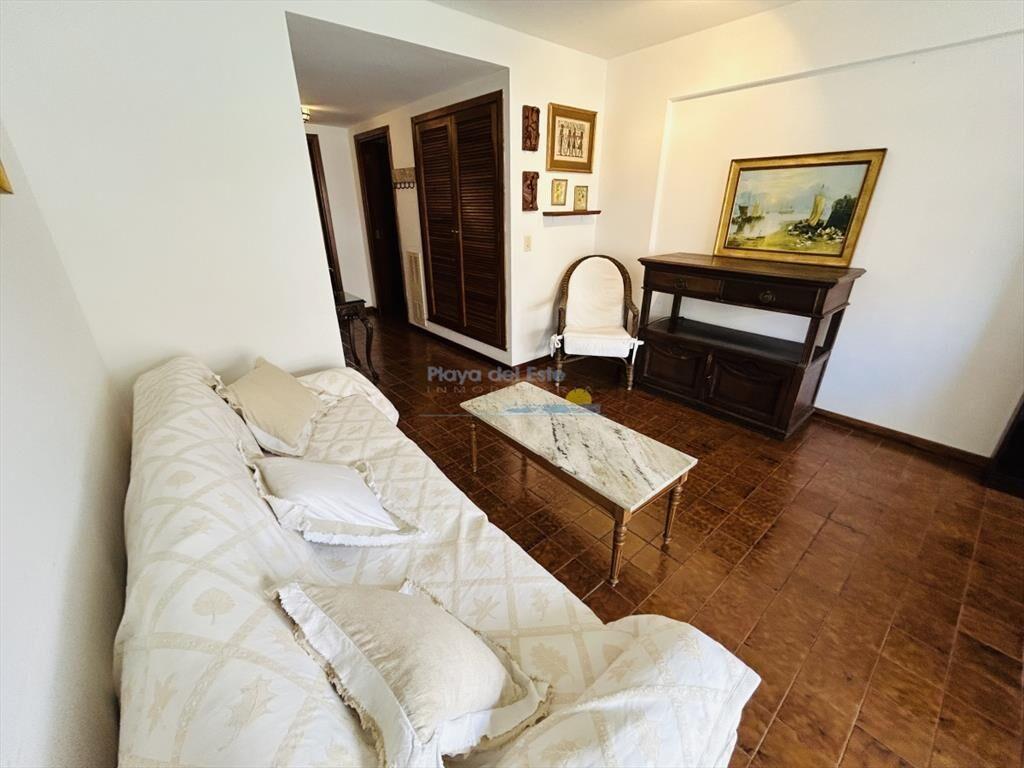 Apartamento en Venta y Alquiler Playa Mansa 3
