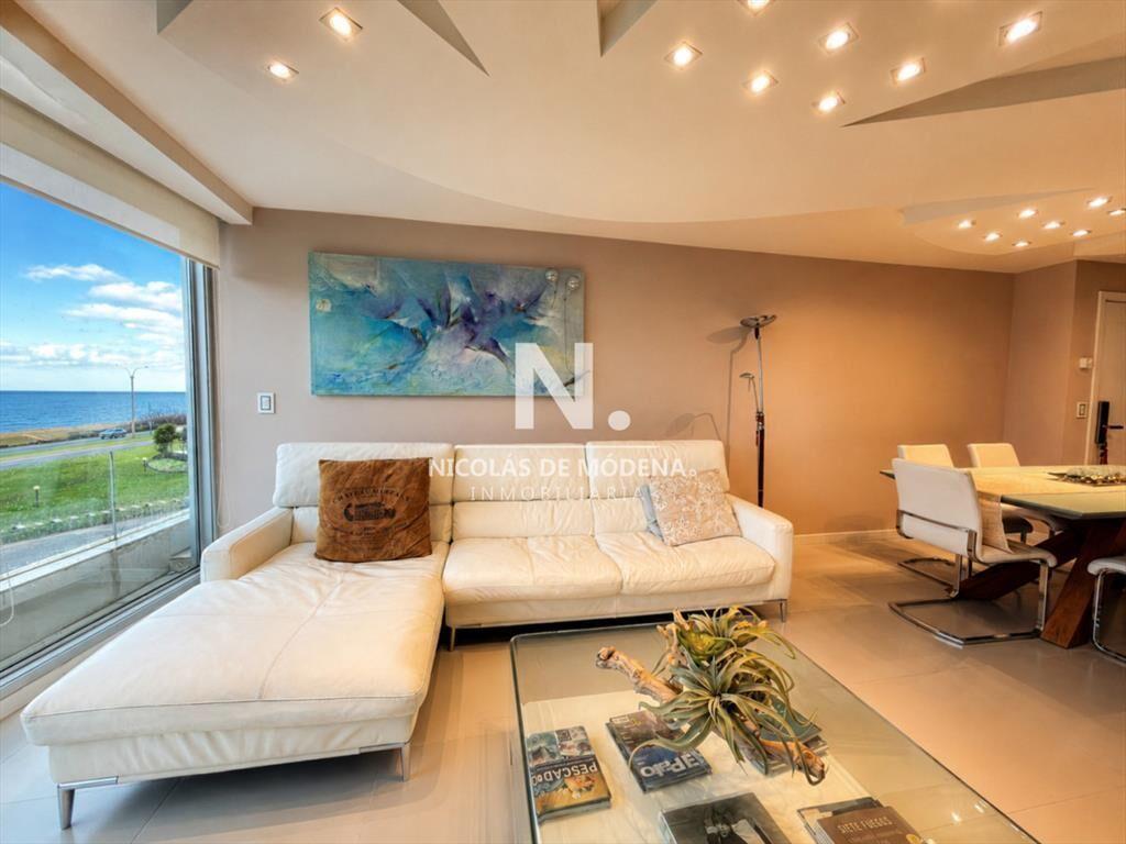 En venta comodo departamento de 3 Dormitorios en Mansa Punt