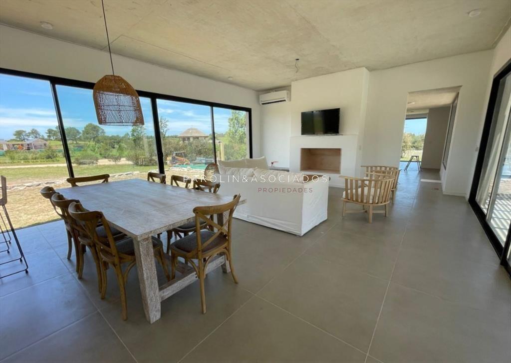 Casa de 4 dormitorios en venta en Pueblo Mio, del
