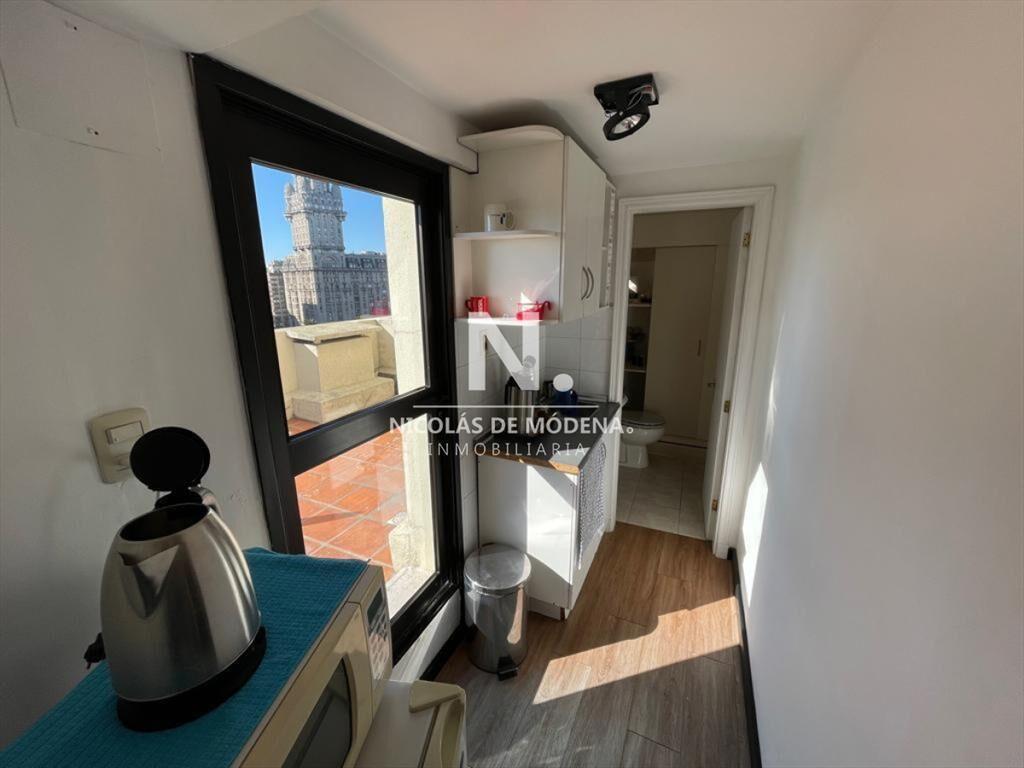 2 OFICINAS EN VENTA UNIFICADAS EN CIUDAD VIEJA!