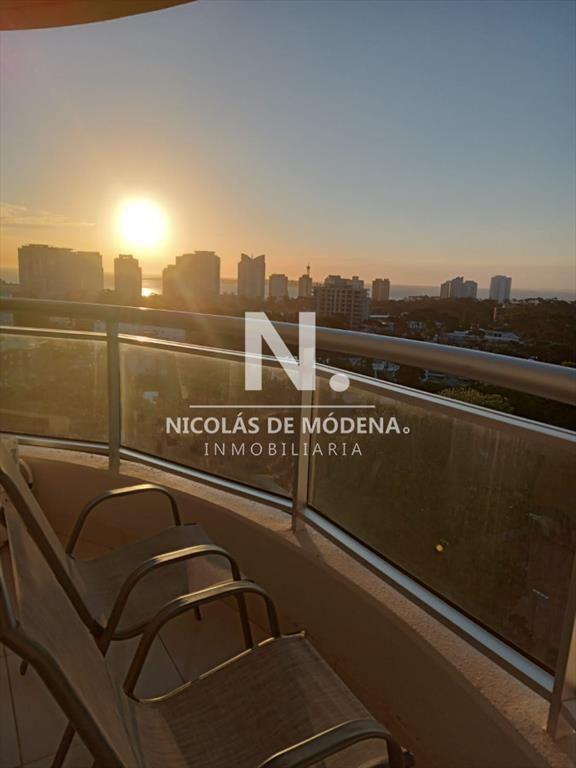 EXCELENTE APARTAMENTO EN PUNTA DEL ESTE