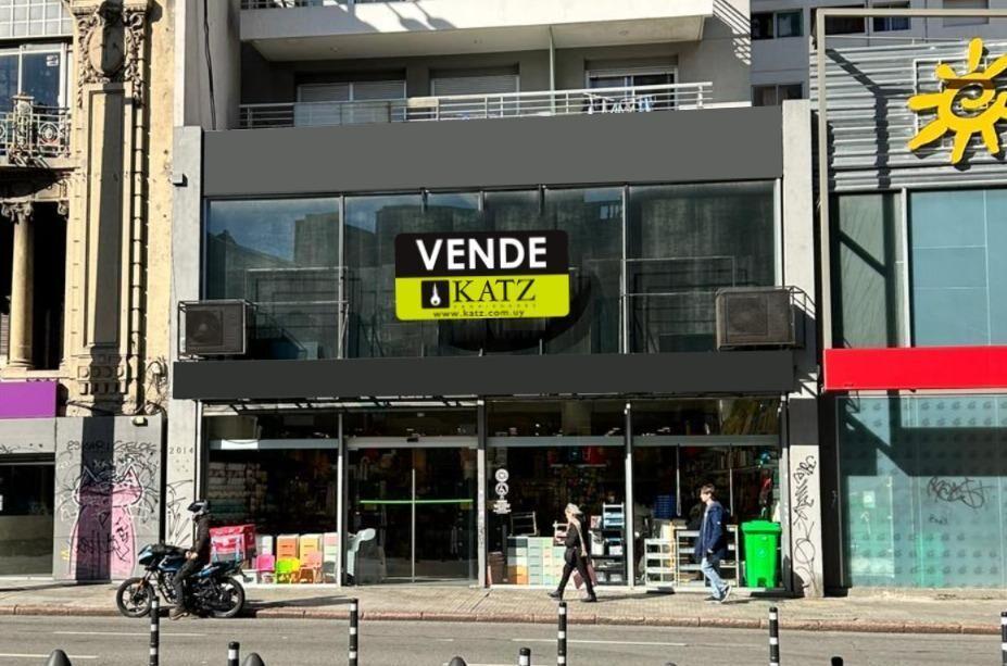 18 de Julio y Pablo de Maria, 461 m2, 11 mts frente, con re