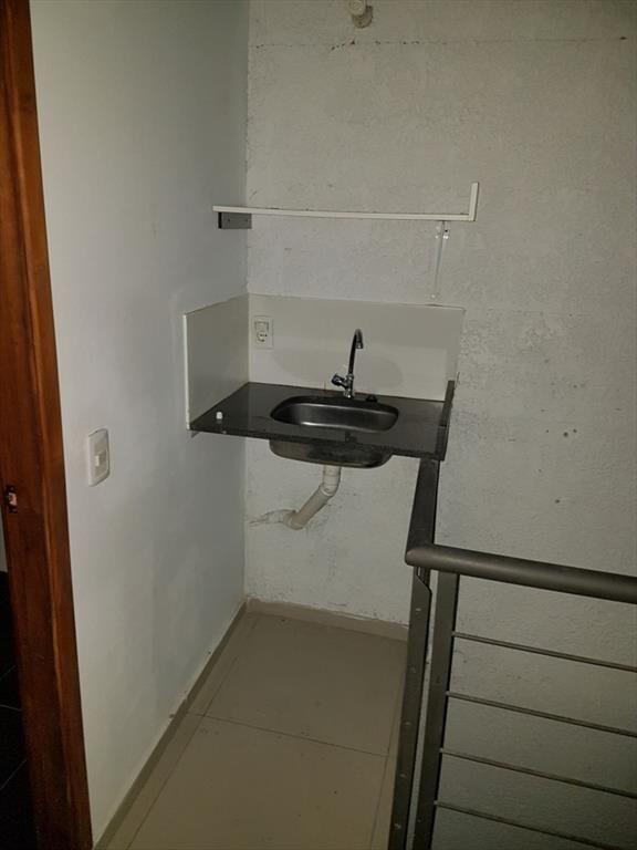 VENTA TRES LOCALES JUNTOS CON RENTA. ZONA MAYORISTA