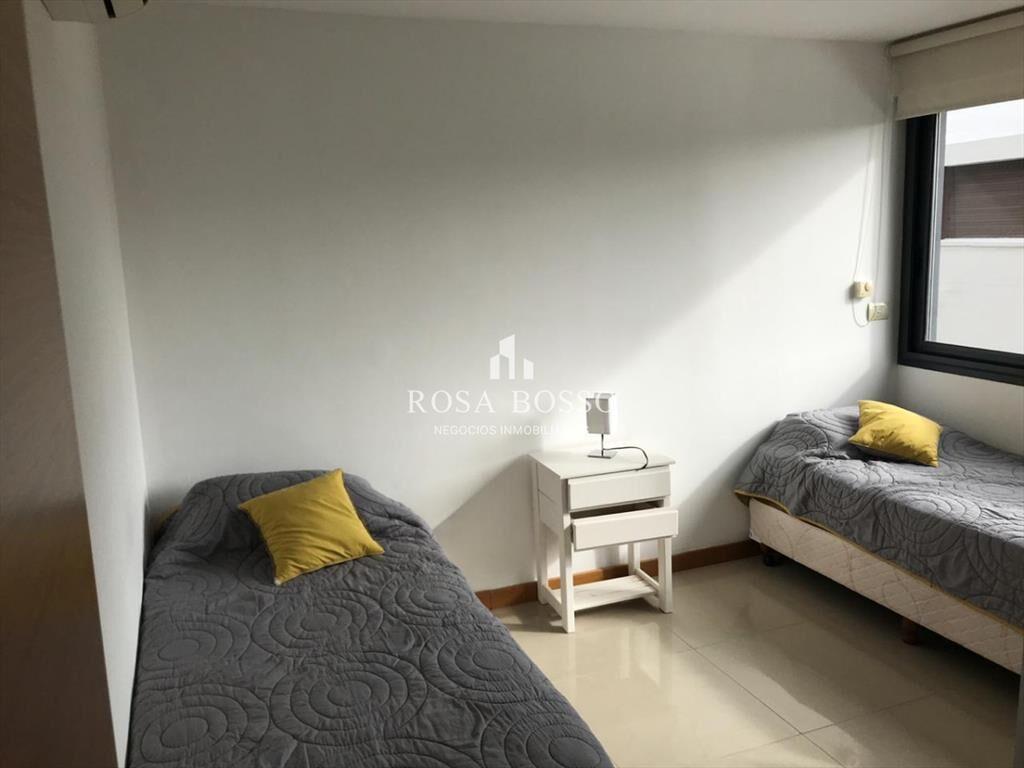 Apartamento frente a playa brava