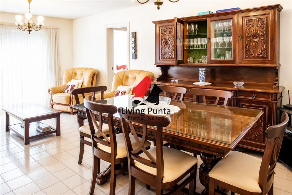 Vende apartamento de 2 dormitorios con vista al ,