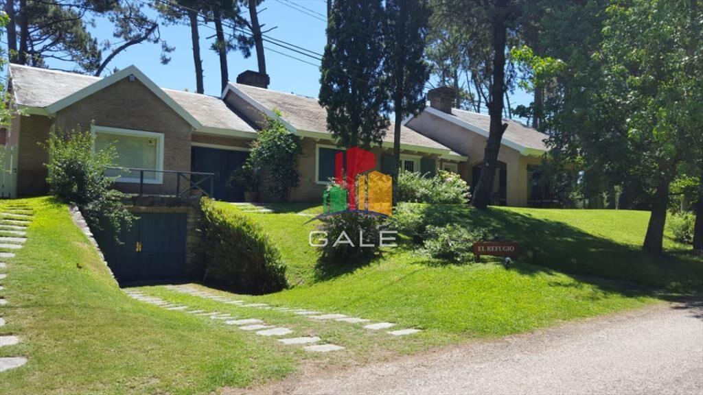 Excelente casa en alquiler en zona residencial!!! Consulte!