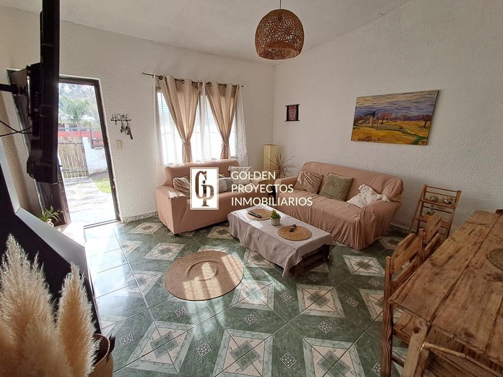 Casa en Venta Dos Dormitorios con Terreno y Cochera en Vill