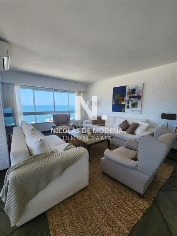 En venta apartamento en Peninsula Punta del Este,