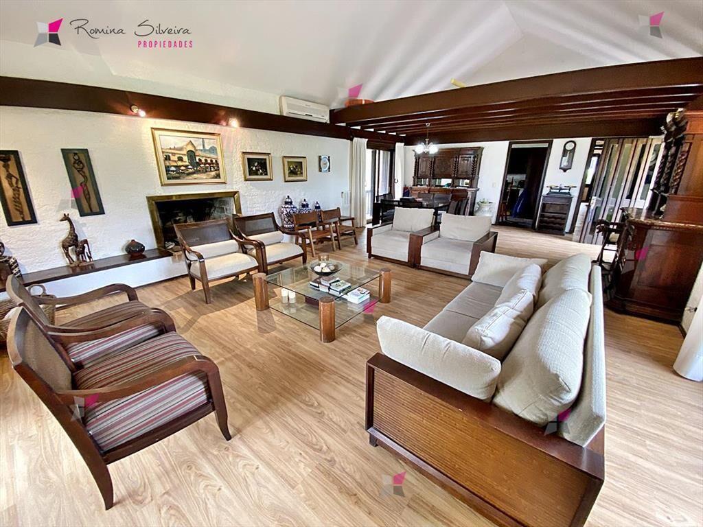 VENTA DE CASA DE 4 DORMITORIOS EN MANSA PUNTA DEL ESTE