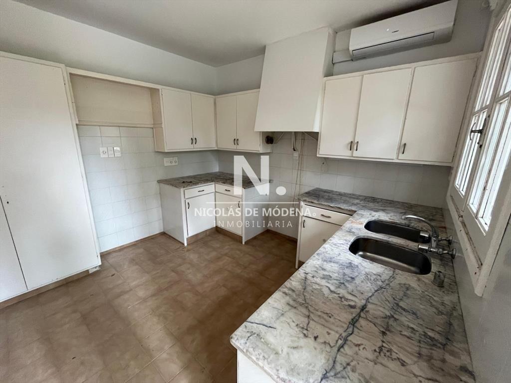 Chalet de 3 dormitorios mas dependencia en venta en zona re
