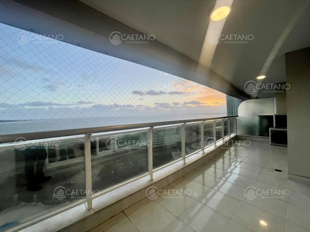 Mansa, primera là à nea, Punta del Este