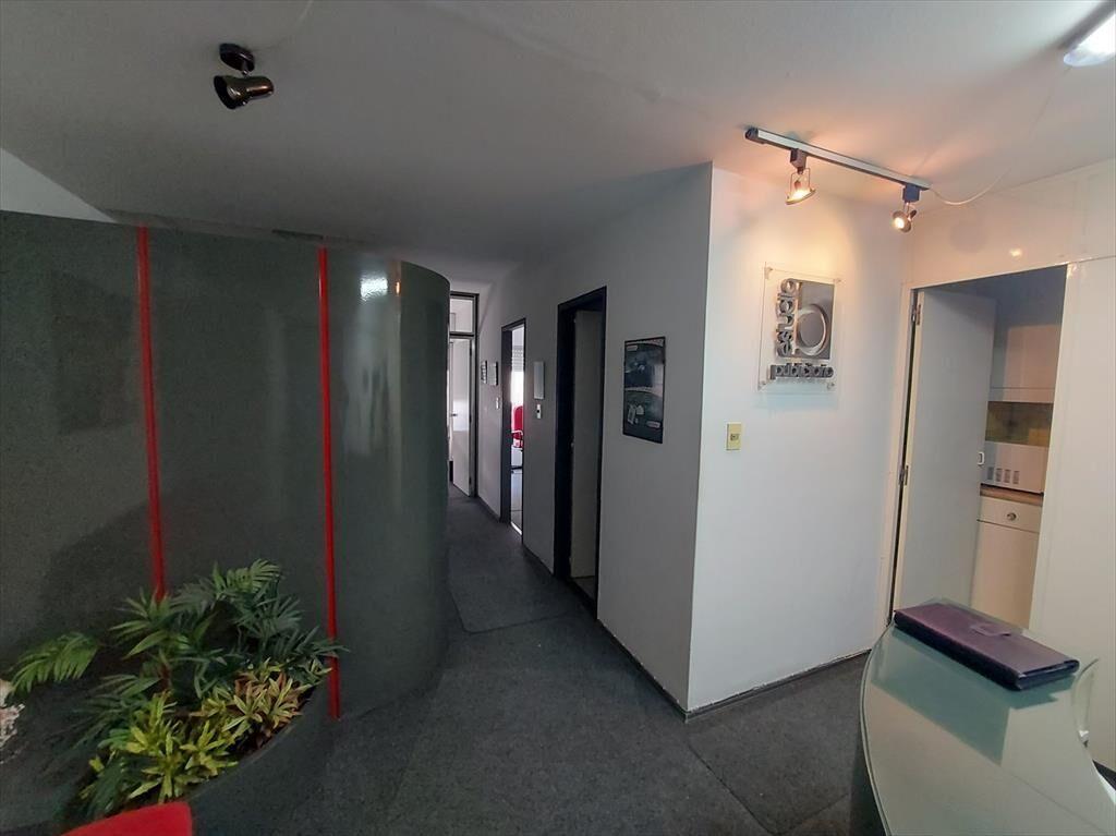 ALQUILER OFICINA CON MUEBLES EN EL CENTRO