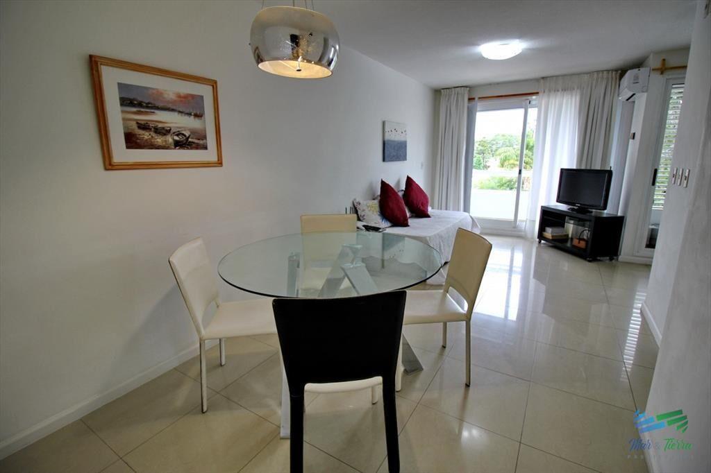 En venta apartamento 1 dormitorio con servicios y