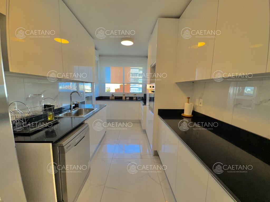 PARAMOUNT TOWER PUNTA DEL ESTE VENTA DE APARTAMENTO DE 3 SU