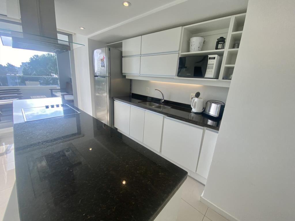VENTA DE APARTAMENTO 2 DORMITORIOS  Y SERVICIO -