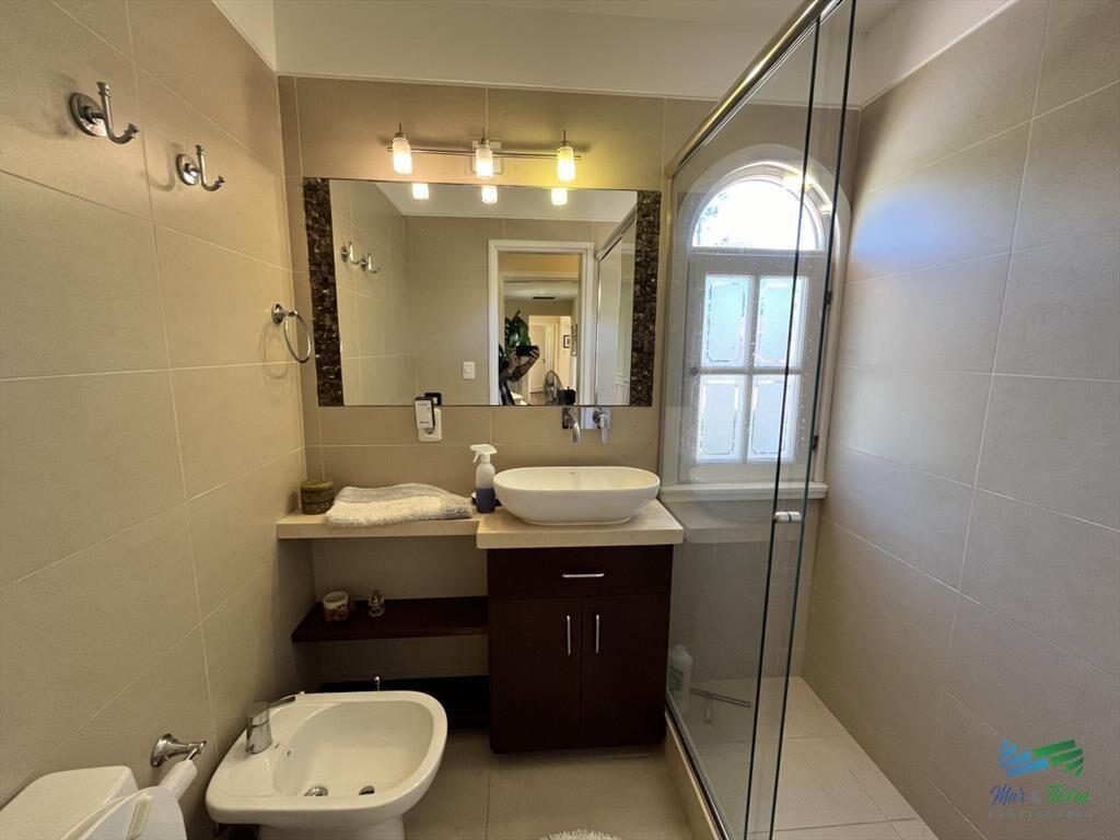 Excelente Residencia en venta, Lugano - Punta del
