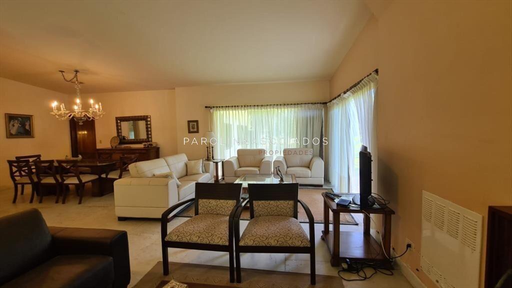 Muy linda casa en venta en zona residencial Marly, Punta de