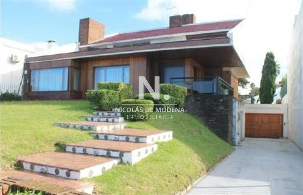 Casa en Venta de 5 dormitorios en Montevideo