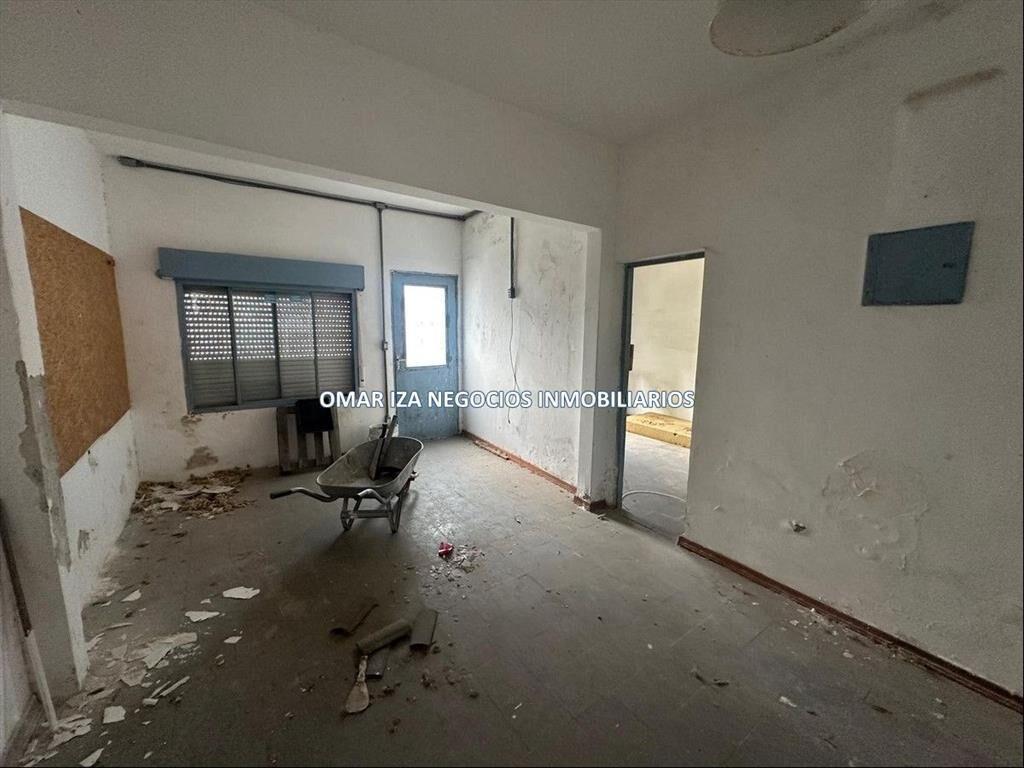 Venta casa + galpón en Barrio Ituzaingó, prox Hipodromo de