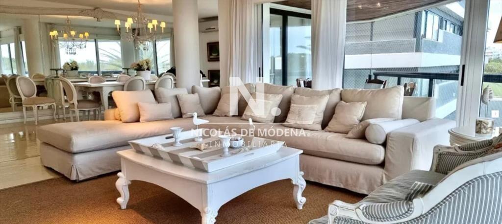 Departamento en venta en Arenas Blancas con vista
