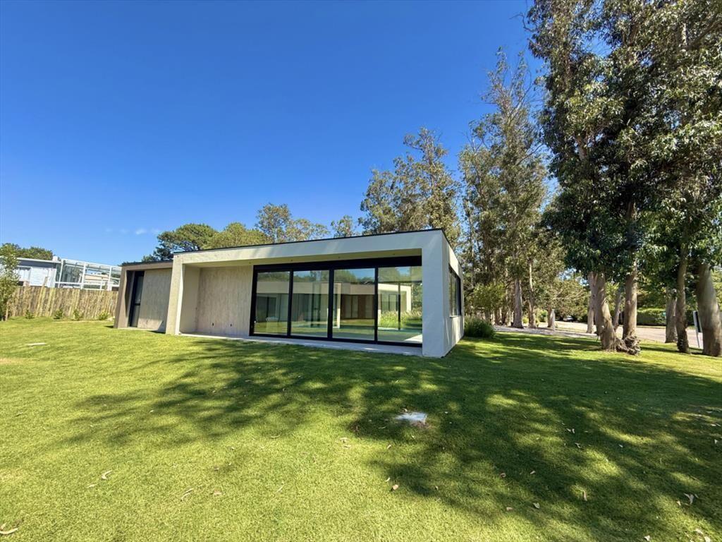 CASA EN VENTA ZONA LUGANO