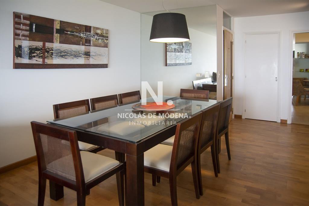 Penthouse en venta muy cómodo e iluminado. 4 +