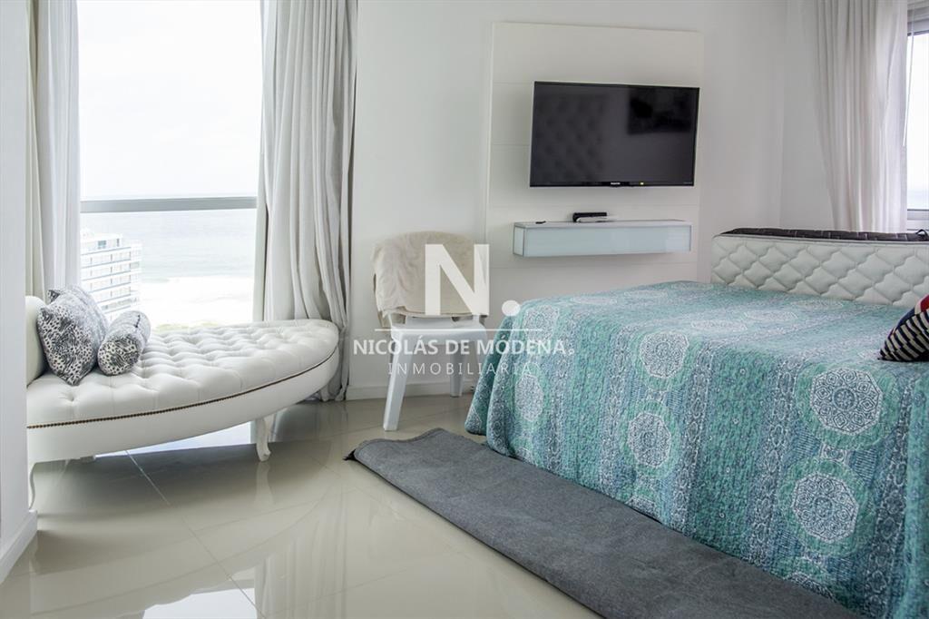 Vende apartamento de 3 dormitorios en Wind Tower,
