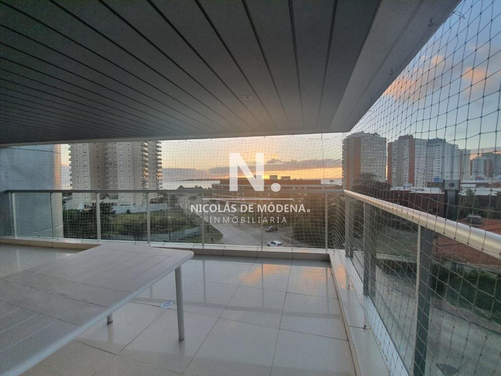 Gran departamento a pasos del mar, Punta del Este